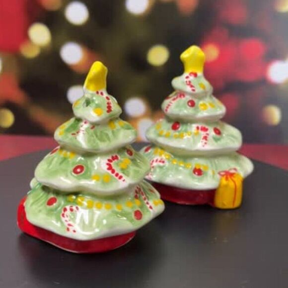 OCI Korea Vintage Christmas Tree Salt & Peppers (1960-1970) Collectible Holiday - Picture 2 of 4